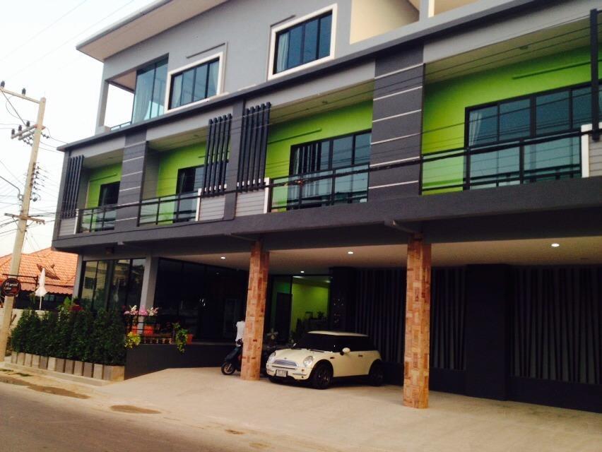 Hostel Moment House *