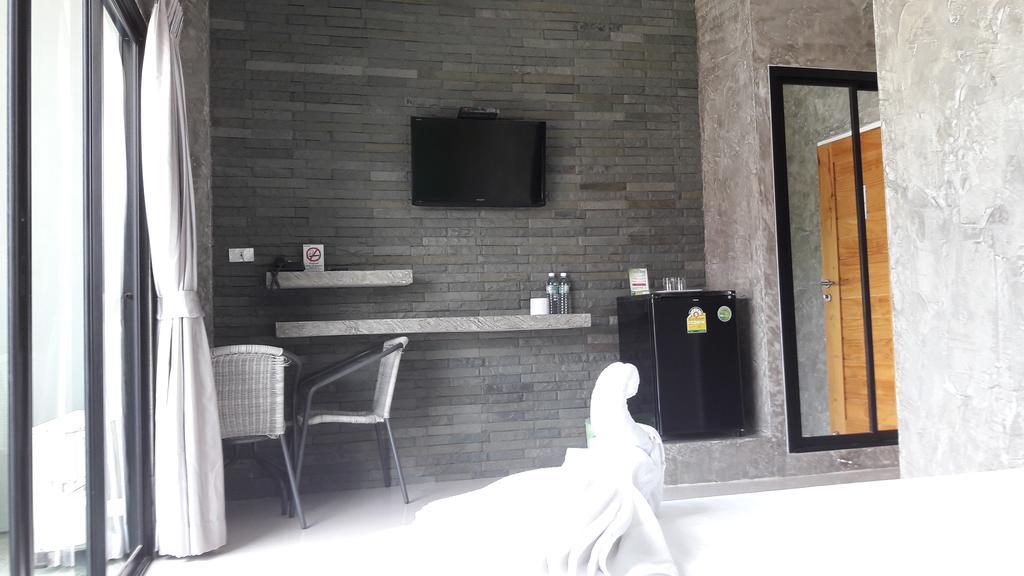 Moment House Hostel